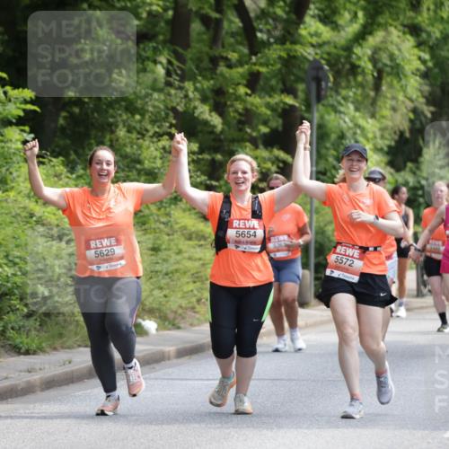 15.06.2025 - REWE Women's Run Jannik Wohlers http://msf.ph/oto/7938098 15.06.2025 10:14:21 Laufen 5629, 5684, 5654, 5362, 5572, 564 meine-sportfotos.de