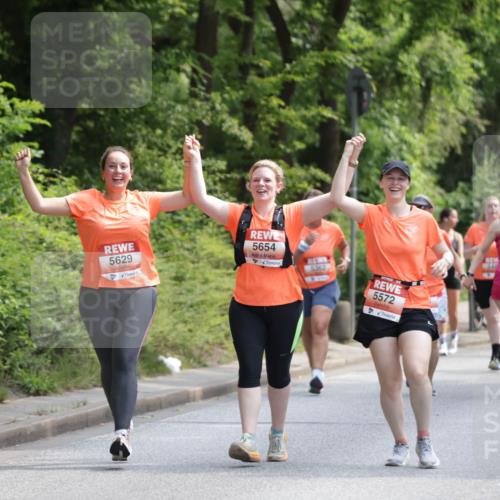 15.06.2025 - REWE Women's Run Jannik Wohlers http://msf.ph/oto/7938116 15.06.2025 10:14:21 Laufen 5629, 5654, 5362, 5572, 5684, 646 meine-sportfotos.de