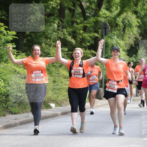 15.06.2025 - REWE Women's Run Jannik Wohlers http://msf.ph/oto/7938130 15.06.2025 10:14:21 Laufen 5629, 5654, 5362, 5572, 5684 meine-sportfotos.de
