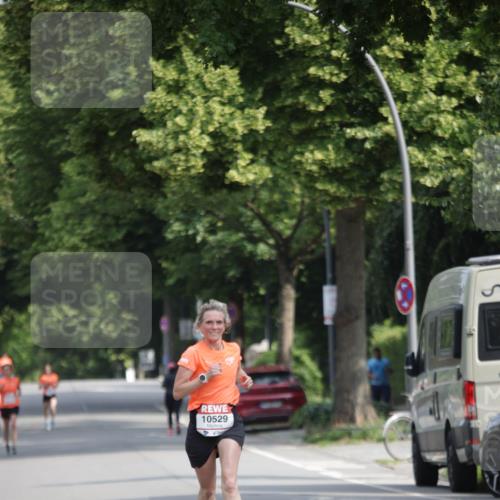 15.06.2025 - REWE Women's Run Jannik Wohlers http://msf.ph/oto/7938189 15.06.2025 08:43:53 Laufen 10529 meine-sportfotos.de