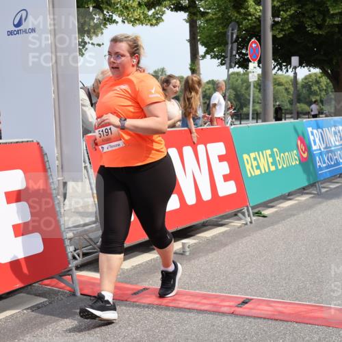 15.06.2025 - REWE Women's Run Strokosch-Dieckow http://msf.ph/oto/7938208 15.06.2025 11:11:56 Ziel 5191 meine-sportfotos.de
