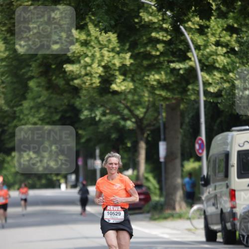 15.06.2025 - REWE Women's Run Jannik Wohlers http://msf.ph/oto/7938217 15.06.2025 08:43:54 Laufen 10529 meine-sportfotos.de
