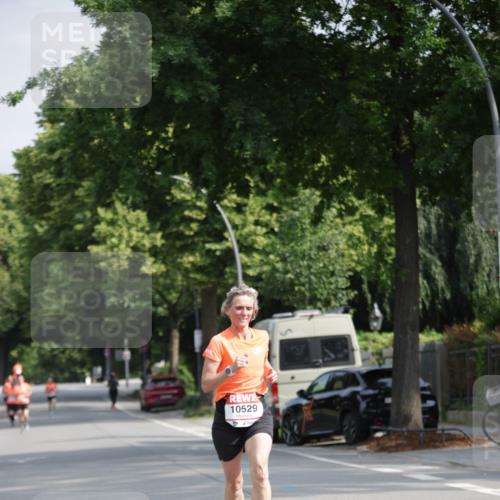 15.06.2025 - REWE Women's Run Jannik Wohlers http://msf.ph/oto/7938247 15.06.2025 08:43:56 Laufen 10529 meine-sportfotos.de