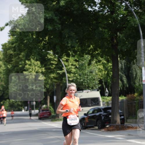 15.06.2025 - REWE Women's Run Jannik Wohlers http://msf.ph/oto/7938253 15.06.2025 08:43:57 Laufen 10529 meine-sportfotos.de