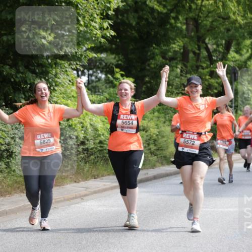 15.06.2025 - REWE Women's Run Jannik Wohlers http://msf.ph/oto/7938263 15.06.2025 10:14:24 Laufen 5629, 5654, 5572, 5283, 6684 meine-sportfotos.de