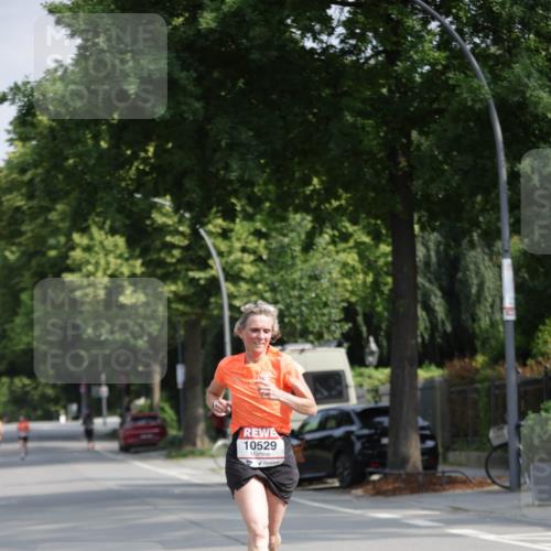 15.06.2025 - REWE Women's Run Jannik Wohlers http://msf.ph/oto/7938274 15.06.2025 08:43:57 Laufen 10529 meine-sportfotos.de