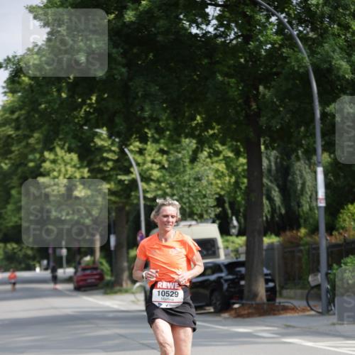 15.06.2025 - REWE Women's Run Jannik Wohlers http://msf.ph/oto/7938284 15.06.2025 08:43:57 Laufen 10529 meine-sportfotos.de