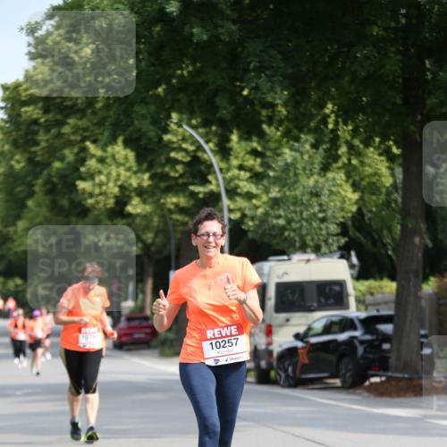 15.06.2025 - REWE Women's Run Jannik Wohlers http://msf.ph/oto/7938339 15.06.2025 09:56:09 Laufen 10749, 10257 meine-sportfotos.de