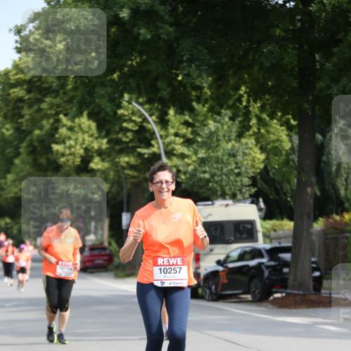 15.06.2025 - REWE Women's Run Jannik Wohlers http://msf.ph/oto/7938348 15.06.2025 09:56:09 Laufen 10257 meine-sportfotos.de