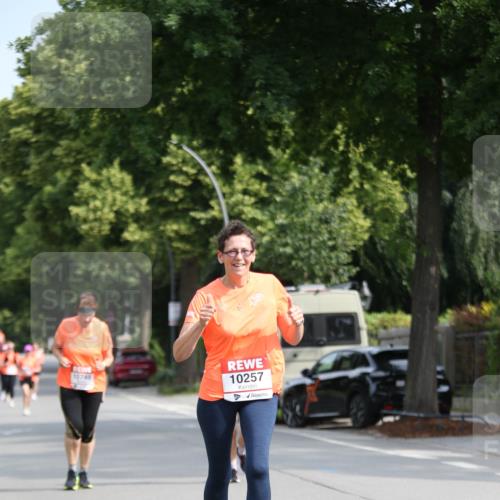 15.06.2025 - REWE Women's Run Jannik Wohlers http://msf.ph/oto/7938356 15.06.2025 09:56:09 Laufen 10749, 10257 meine-sportfotos.de