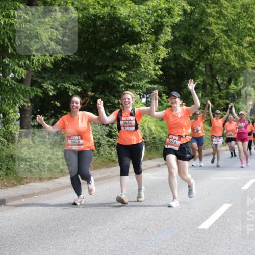 15.06.2025 - REWE Women's Run Jannik Wohlers http://msf.ph/oto/7938397 15.06.2025 10:14:25 Laufen 5629, 5654, 5572 meine-sportfotos.de