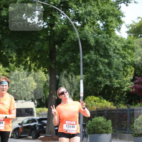 15.06.2025 - REWE Women's Run Jannik Wohlers http://msf.ph/oto/7938457 15.06.2025 09:56:14 Laufen 49, 10546 meine-sportfotos.de