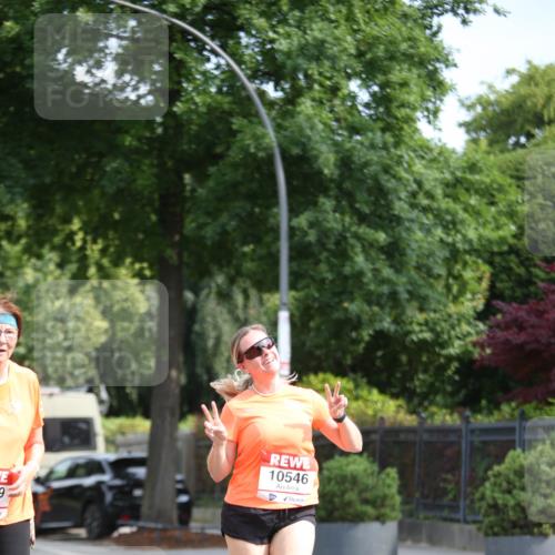 15.06.2025 - REWE Women's Run Jannik Wohlers http://msf.ph/oto/7938474 15.06.2025 09:56:14 Laufen 9, 10546 meine-sportfotos.de