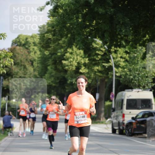 15.06.2025 - REWE Women's Run Jannik Wohlers http://msf.ph/oto/7938496 15.06.2025 08:44:12 Laufen 10748 meine-sportfotos.de