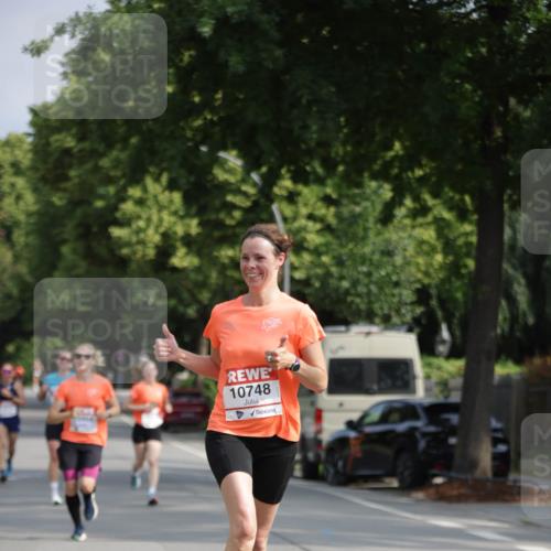 15.06.2025 - REWE Women's Run Jannik Wohlers http://msf.ph/oto/7938551 15.06.2025 08:44:13 Laufen 10748 meine-sportfotos.de