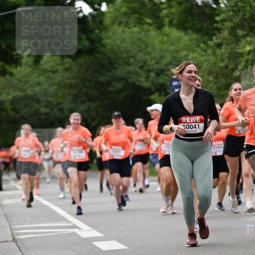 15.06.2025 - REWE Women's Run Dr. Thomas Lammeyer http://msf.ph/oto/7938629 15.06.2025 09:20:10 Laufen 102, 10041, 1006 meine-sportfotos.de