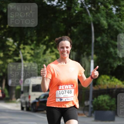 15.06.2025 - REWE Women's Run Jannik Wohlers http://msf.ph/oto/7938633 15.06.2025 08:44:14 Laufen 10748 meine-sportfotos.de