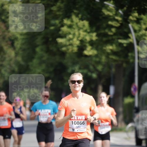 15.06.2025 - REWE Women's Run Jannik Wohlers http://msf.ph/oto/7938637 15.06.2025 08:44:15 Laufen 92, 10049, 10866 meine-sportfotos.de