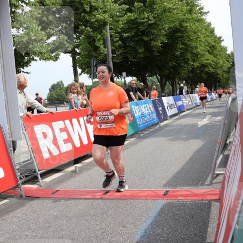 15.06.2025 - REWE Women's Run Strokosch-Dieckow http://msf.ph/oto/7938644 15.06.2025 11:12:52 Ziel 5002, 5168, 5366, 5413 meine-sportfotos.de