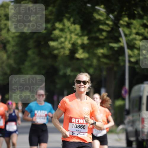 15.06.2025 - REWE Women's Run Jannik Wohlers http://msf.ph/oto/7938661 15.06.2025 08:44:16 Laufen 10866 meine-sportfotos.de