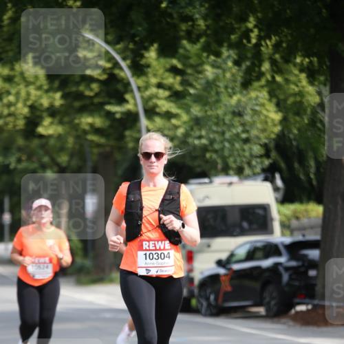 15.06.2025 - REWE Women's Run Jannik Wohlers http://msf.ph/oto/7938669 15.06.2025 09:56:29 Laufen 10524, 10304 meine-sportfotos.de