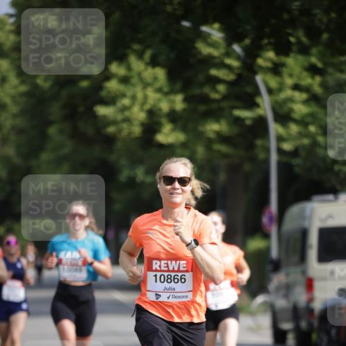 15.06.2025 - REWE Women's Run Jannik Wohlers http://msf.ph/oto/7938675 15.06.2025 08:44:16 Laufen 10009, 10866, 105 meine-sportfotos.de