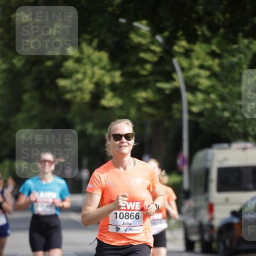 15.06.2025 - REWE Women's Run Jannik Wohlers http://msf.ph/oto/7938687 15.06.2025 08:44:16 Laufen 10866 meine-sportfotos.de
