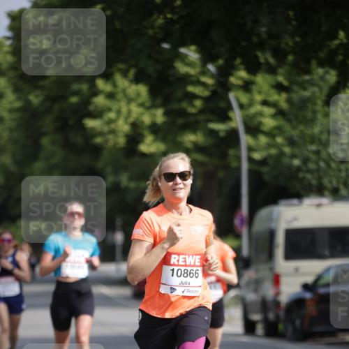 15.06.2025 - REWE Women's Run Jannik Wohlers http://msf.ph/oto/7938695 15.06.2025 08:44:16 Laufen 10866 meine-sportfotos.de