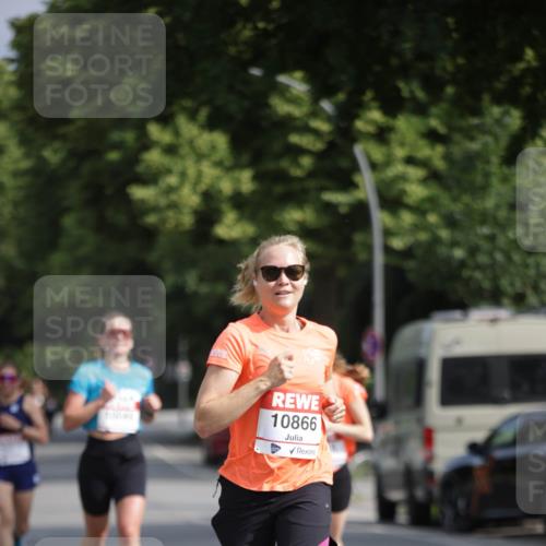 15.06.2025 - REWE Women's Run Jannik Wohlers http://msf.ph/oto/7938700 15.06.2025 08:44:16 Laufen 10866 meine-sportfotos.de