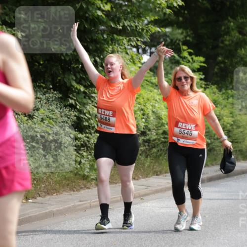 15.06.2025 - REWE Women's Run Jannik Wohlers http://msf.ph/oto/7938711 15.06.2025 10:14:33 Laufen 5684, 5488, 5545, 5011 meine-sportfotos.de