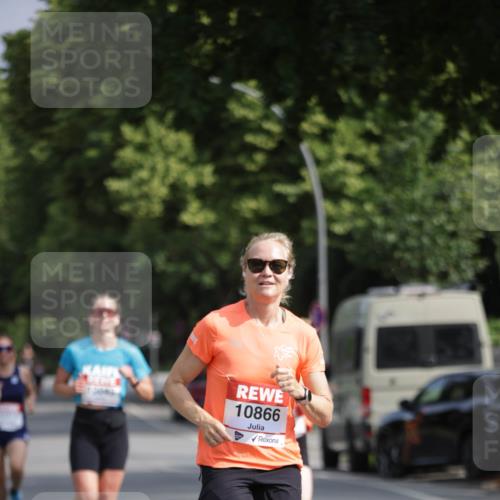 15.06.2025 - REWE Women's Run Jannik Wohlers http://msf.ph/oto/7938714 15.06.2025 08:44:16 Laufen 10866 meine-sportfotos.de