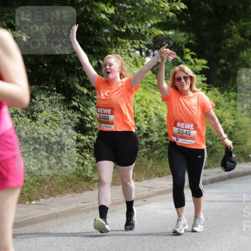 15.06.2025 - REWE Women's Run Jannik Wohlers http://msf.ph/oto/7938715 15.06.2025 10:14:33 Laufen 5624, 5488, 5545, 5011 meine-sportfotos.de