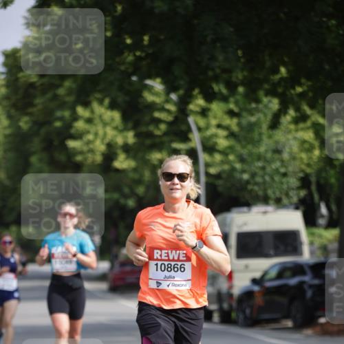 15.06.2025 - REWE Women's Run Jannik Wohlers http://msf.ph/oto/7938726 15.06.2025 08:44:17 Laufen 10866 meine-sportfotos.de