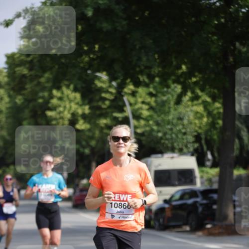 15.06.2025 - REWE Women's Run Jannik Wohlers http://msf.ph/oto/7938735 15.06.2025 08:44:17 Laufen 10866 meine-sportfotos.de