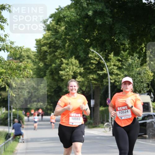 15.06.2025 - REWE Women's Run Jannik Wohlers http://msf.ph/oto/7938741 15.06.2025 09:56:33 Laufen 10524, 10593 meine-sportfotos.de