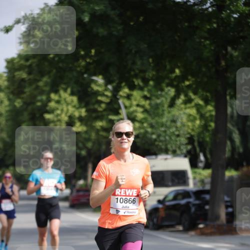 15.06.2025 - REWE Women's Run Jannik Wohlers http://msf.ph/oto/7938742 15.06.2025 08:44:17 Laufen 10866 meine-sportfotos.de