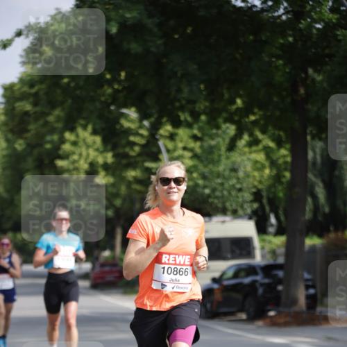 15.06.2025 - REWE Women's Run Jannik Wohlers http://msf.ph/oto/7938748 15.06.2025 08:44:17 Laufen 10866 meine-sportfotos.de