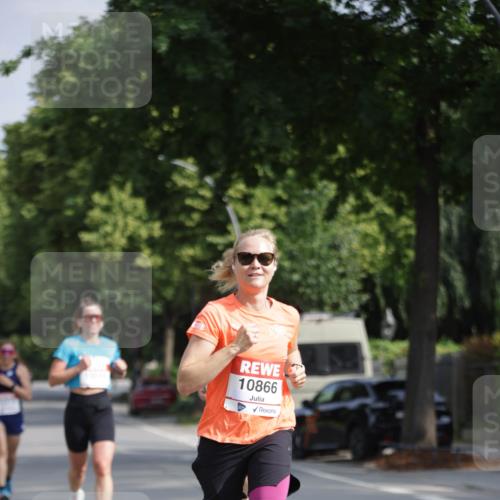 15.06.2025 - REWE Women's Run Jannik Wohlers http://msf.ph/oto/7938752 15.06.2025 08:44:17 Laufen 10866 meine-sportfotos.de