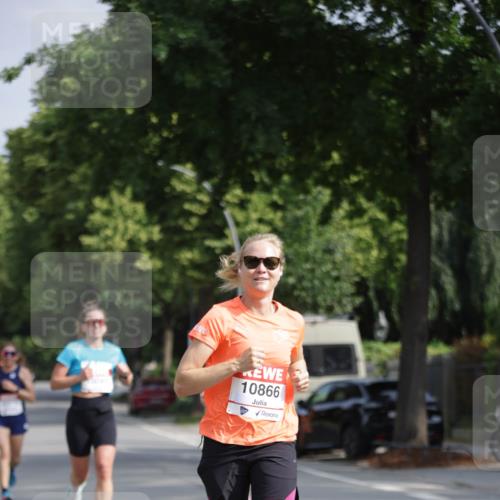 15.06.2025 - REWE Women's Run Jannik Wohlers http://msf.ph/oto/7938755 15.06.2025 08:44:17 Laufen 10866 meine-sportfotos.de