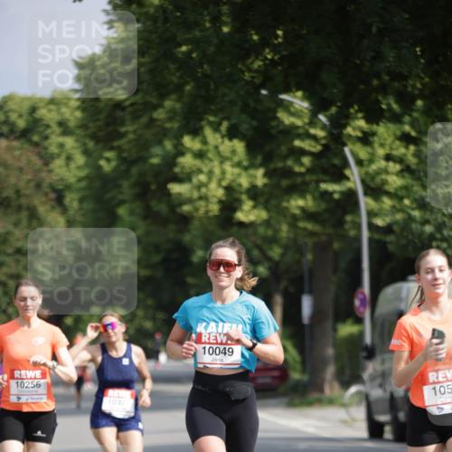 15.06.2025 - REWE Women's Run Jannik Wohlers http://msf.ph/oto/7938778 15.06.2025 08:44:18 Laufen 10256, 1037, 10049, 38125, 105 meine-sportfotos.de