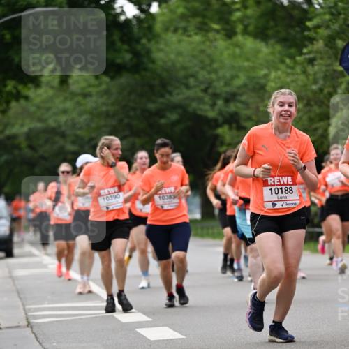 15.06.2025 - REWE Women's Run Dr. Thomas Lammeyer http://msf.ph/oto/7938787 15.06.2025 09:20:14 Laufen 10390, 10383, 10188 meine-sportfotos.de