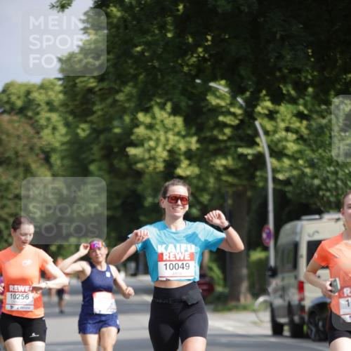 15.06.2025 - REWE Women's Run Jannik Wohlers http://msf.ph/oto/7938798 15.06.2025 08:44:18 Laufen 10256, 10049, 1 meine-sportfotos.de