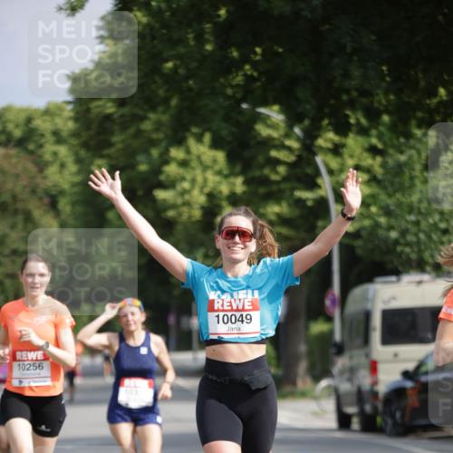 15.06.2025 - REWE Women's Run Jannik Wohlers http://msf.ph/oto/7938827 15.06.2025 08:44:18 Laufen 10256, 10049 meine-sportfotos.de