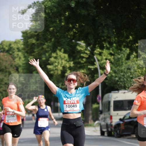 15.06.2025 - REWE Women's Run Jannik Wohlers http://msf.ph/oto/7938830 15.06.2025 08:44:19 Laufen 10049, 10256, 35 meine-sportfotos.de