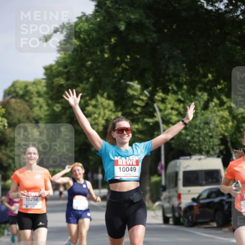 15.06.2025 - REWE Women's Run Jannik Wohlers http://msf.ph/oto/7938846 15.06.2025 08:44:19 Laufen 10256, 10049 meine-sportfotos.de