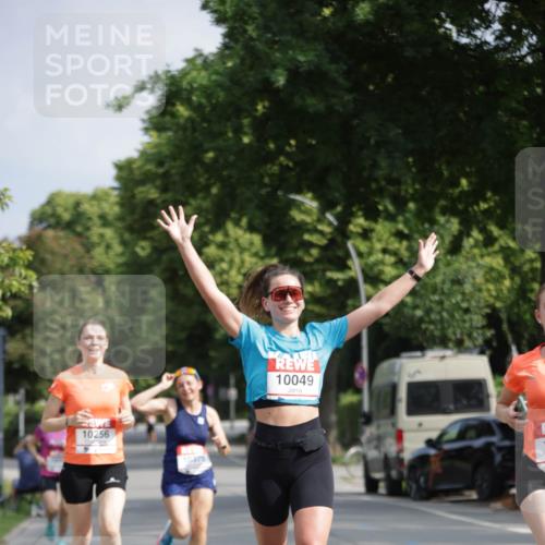15.06.2025 - REWE Women's Run Jannik Wohlers http://msf.ph/oto/7938848 15.06.2025 08:44:19 Laufen 10256, 10049 meine-sportfotos.de