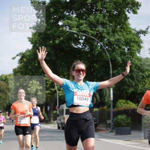 15.06.2025 - REWE Women's Run Jannik Wohlers http://msf.ph/oto/7938887 15.06.2025 08:44:20 Laufen 10049 meine-sportfotos.de