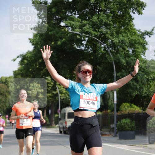 15.06.2025 - REWE Women's Run Jannik Wohlers http://msf.ph/oto/7938890 15.06.2025 08:44:20 Laufen 10049 meine-sportfotos.de