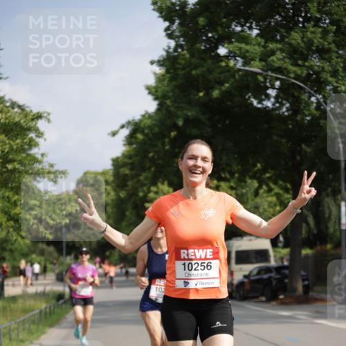 15.06.2025 - REWE Women's Run Jannik Wohlers http://msf.ph/oto/7938930 15.06.2025 08:44:21 Laufen 10256 meine-sportfotos.de