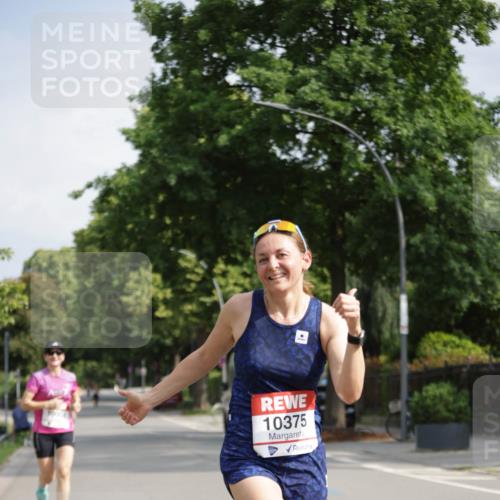 15.06.2025 - REWE Women's Run Jannik Wohlers http://msf.ph/oto/7938948 15.06.2025 08:44:23 Laufen 10375 meine-sportfotos.de